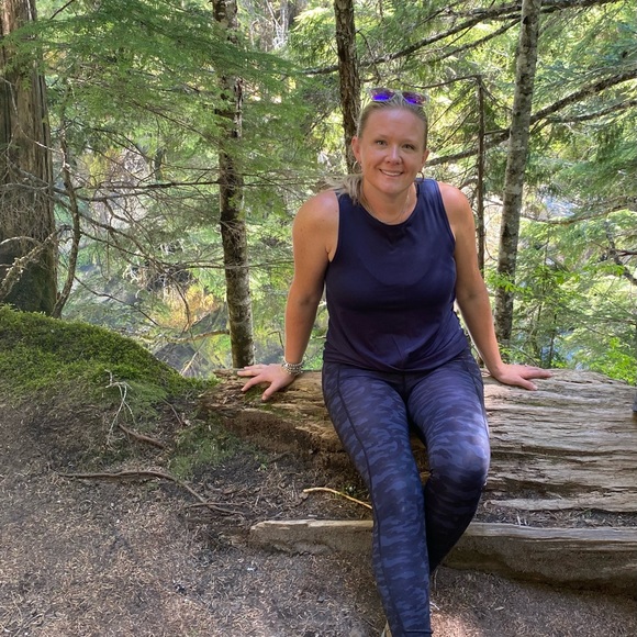 Meet your Posher, Gretchen - Picture 5 of 5